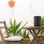Estudio Com Terraco Junto Ao Lx Factory Апартаменти