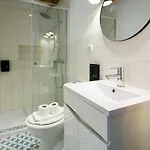 Апартаменти Estudio Com Terraco Junto Ao Lx Factory *