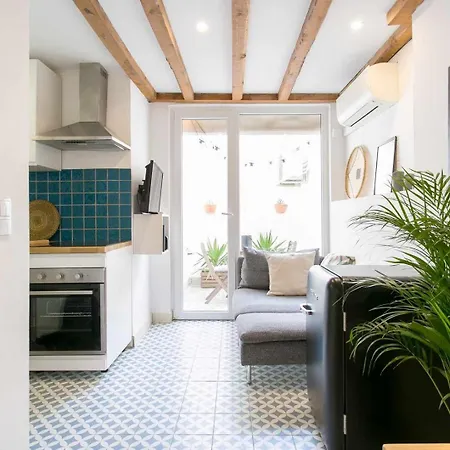 Estúdio Com Terraço Junto Ao Lx Factory *