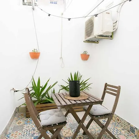 Daire Estudio Com Terraco Junto Ao Lx Factory Lisboa