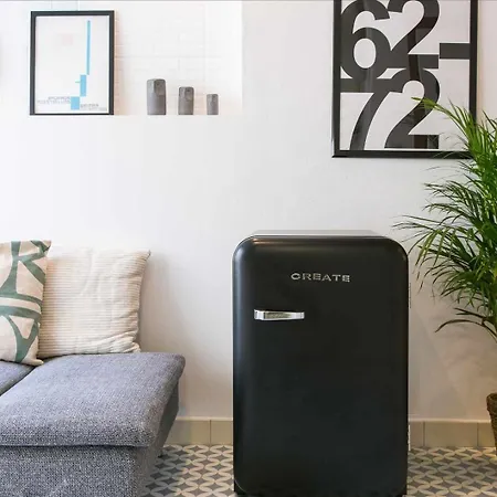 Estudio Com Terraco Junto Ao Lx Factory * リスボン