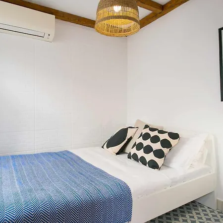 Lx Factory- Modern Studio Com Terraco Privado
