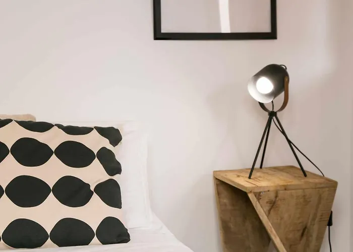 Estúdio Com Terraço Junto Ao Lx Factory *