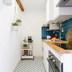 Estudio Com Terraco Junto Ao Lx Factory Lisboa